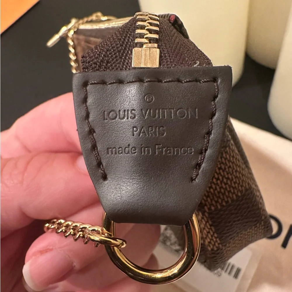Louis Vuitton Mini Pochette Accessories in Damier Ebene - Picture 8 of 17